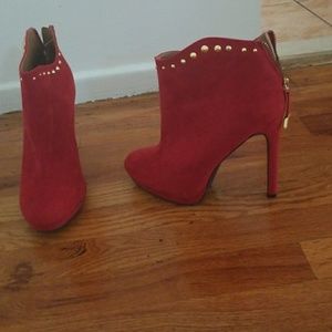 Red suede Mossimo boot